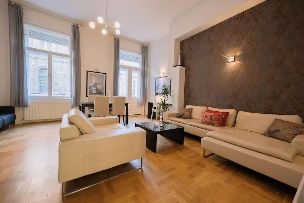 Your Dream Home At Vaci Street location